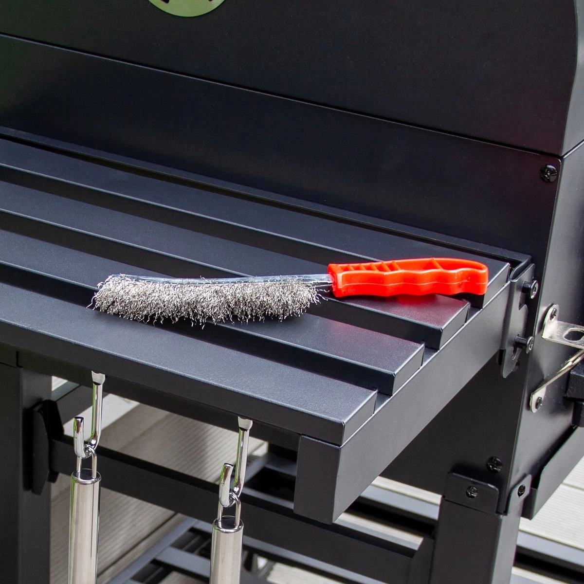 BBQ Grill XL Smoker Jardin - Barbecue à Charbon De Bois De Bois - Y Compris Housse De Pluie - Brosse Métallique - Espace De Rangement Rabattable – Image 8