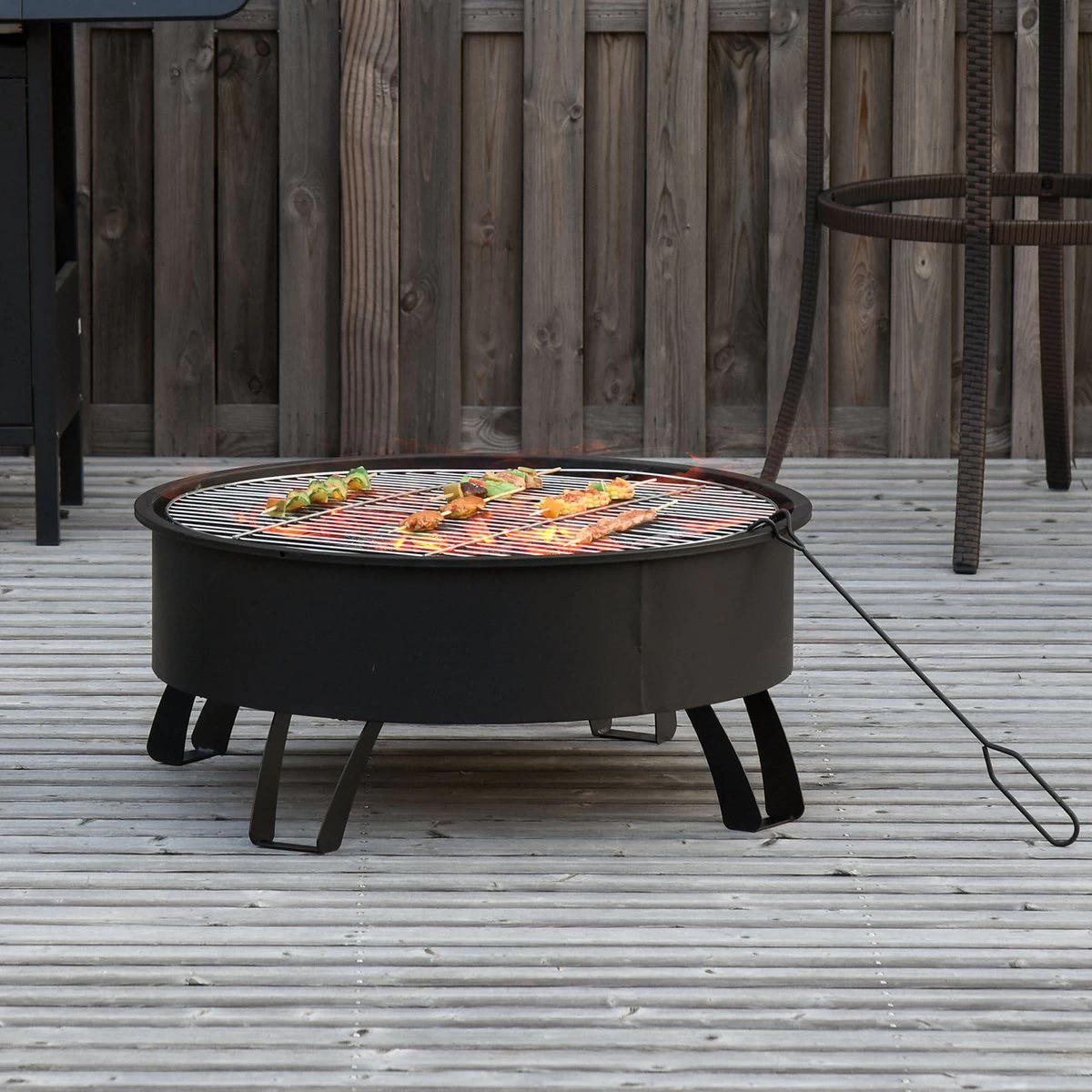 Bol à Feu D'extérieur Outsunny Avec Grille De Cuisson Avec Couvercle Feu Poker Jardin Feu De Camp Patio 842-177 – Image 4