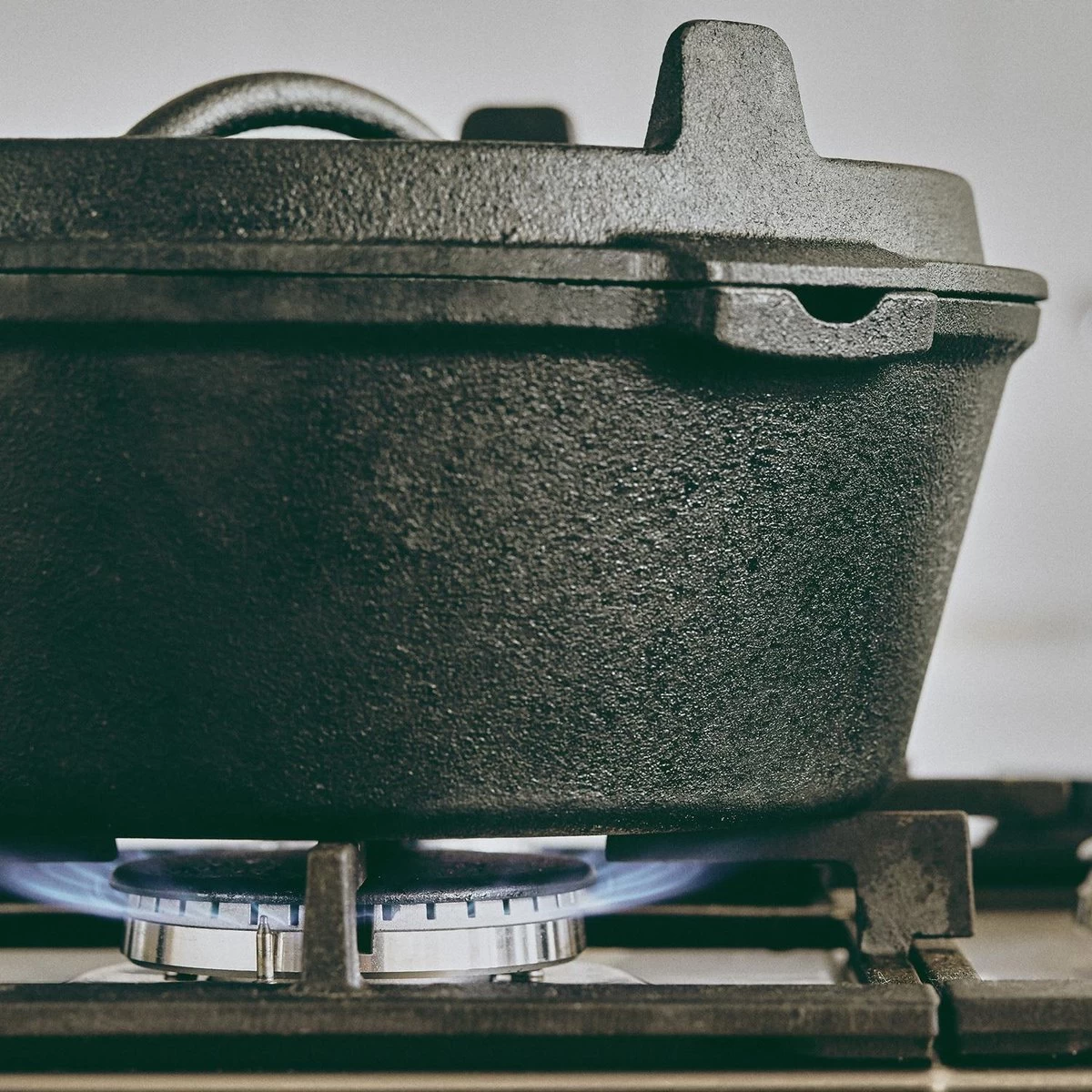 Burnhard Four Hollandais Burnhard | Cocotte En Fonte Avec Lève-couvercle - Little John 3,8 L. – Image 11