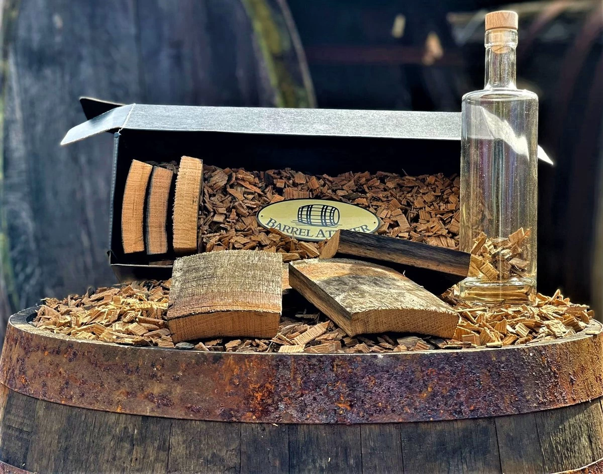 The Barrel BBQ Bottle (Box) / Cadeau Vaderdag / Édition Limited / Copeaux De Bois / Whisky Chunks / Offre De Pasen