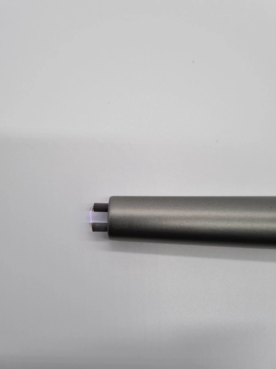 Briquet Ariko Luxe Plasma Arc En Coffret Cadeau|USB Rechargeable| Briquet électrique Sans Flamme Pour Cuisine, Bougie, BBQ Ou Cheminée| Intérieur Et Outdoor| Design Chic – Image 4