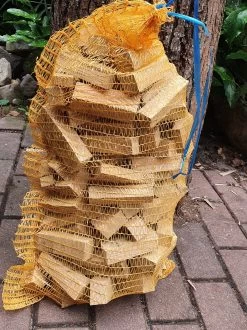 5 Kg De Bois De Chêne + 5 Kg De Hêtre Fumé. Moyenne Environ 15 Cm